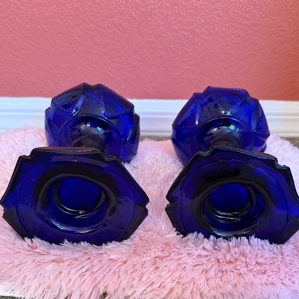 Pair of Antique Findlay Cobalt Blue Beaded Queen of Hearts Glass Oil lamps. - Picture 2 of 7
